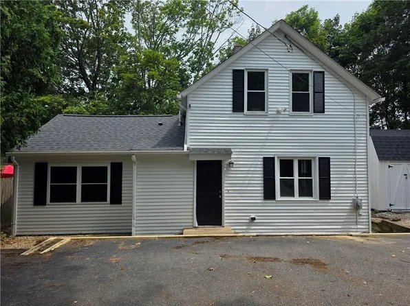 126 Pine Hill Ave, Johnston, RI 02919