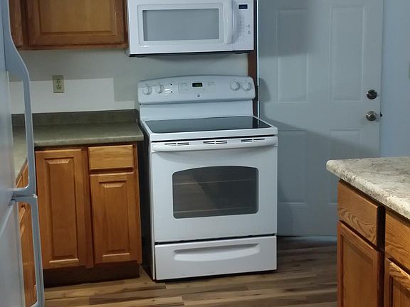 5th image of 153 Hickory Ln