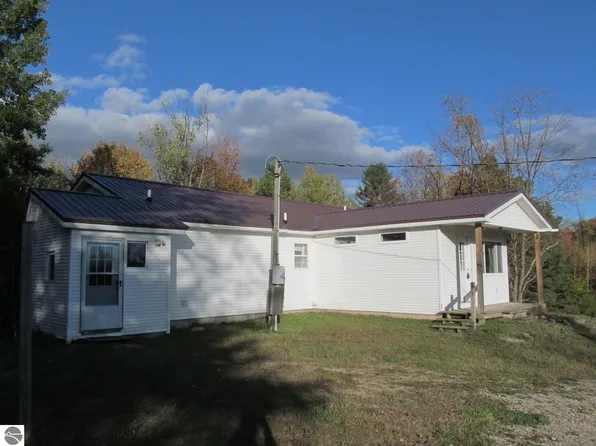 17204 23 Mile Rd, Tustin, MI 49688