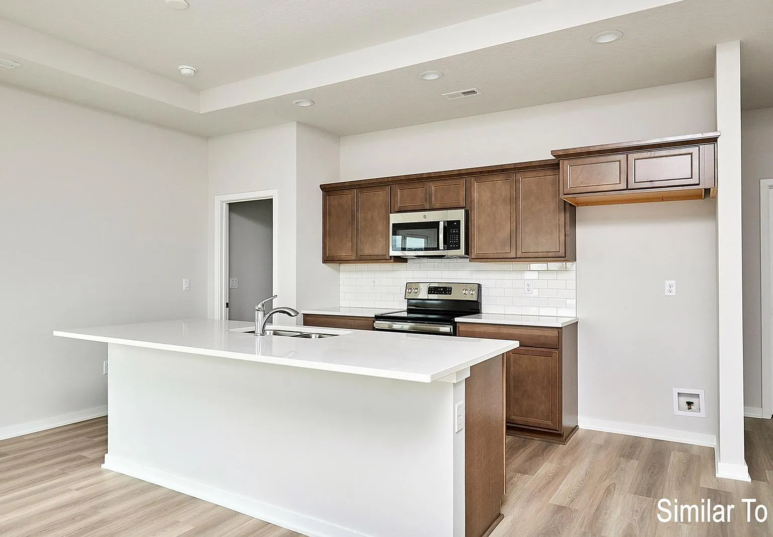 3 bed, 1276 sqft, $1,899 — Photo 3