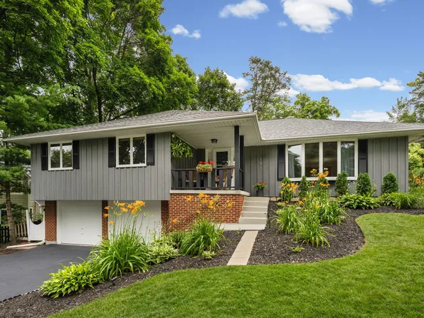 101 Carrol Gate Rd, Wheaton, IL 60189