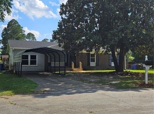 317 Prairie Ct, Fayetteville, NC 28303