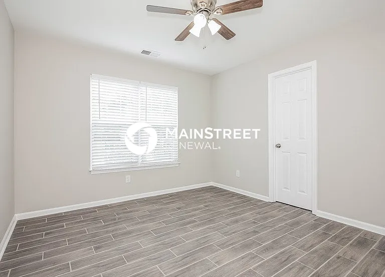 3718 Bullard St — Photo 9
