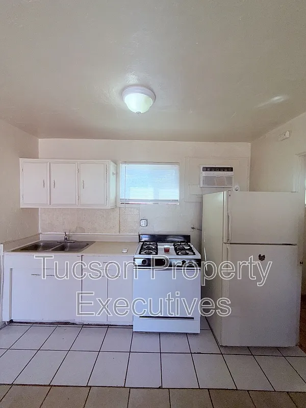 Studio, 1.0 bath, 400 sqft, $750 — Photo 1