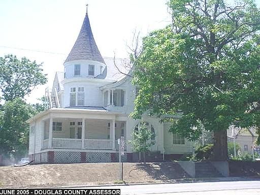 1st image of 3837 Cuming St APT 5