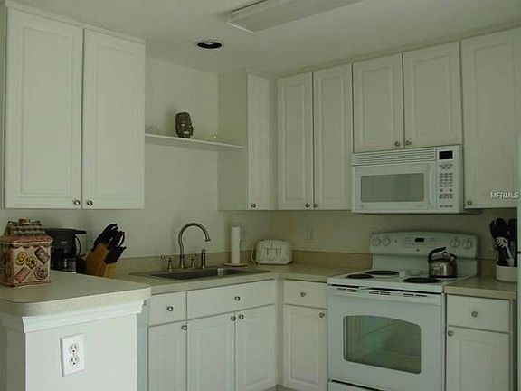 3rd image of 4531 White Bay Cir