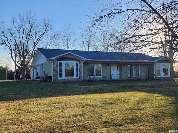 11 Zan Ln, Eddyville, IL 62928