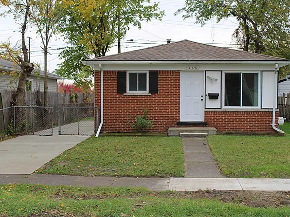 21116 Woodward St, Clinton Township, MI 48035
