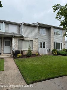 695 Barlow Ave, Staten Island, NY, 10312
