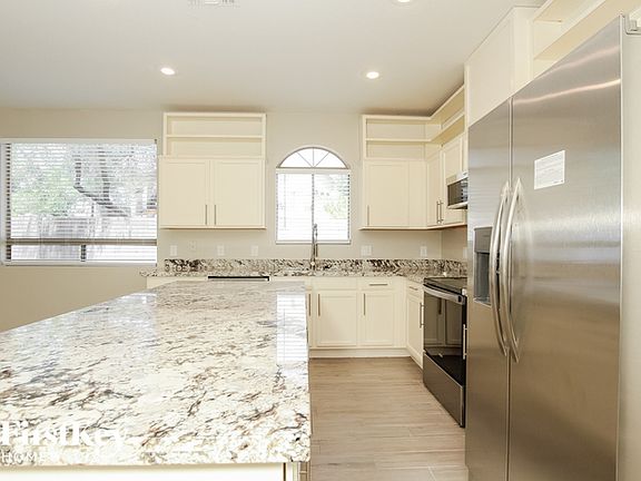 5th image of 1543 W Saint Catherine Ave