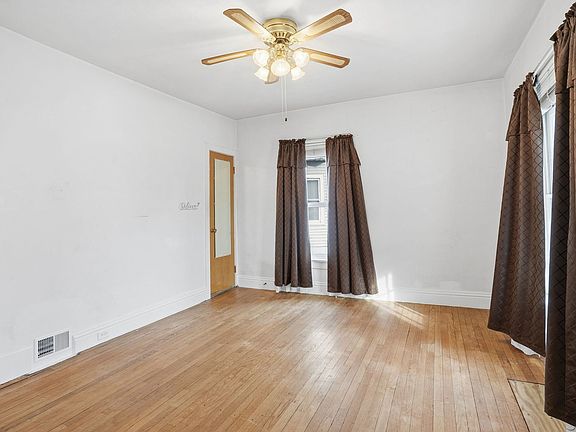 5th image of 411 39th St