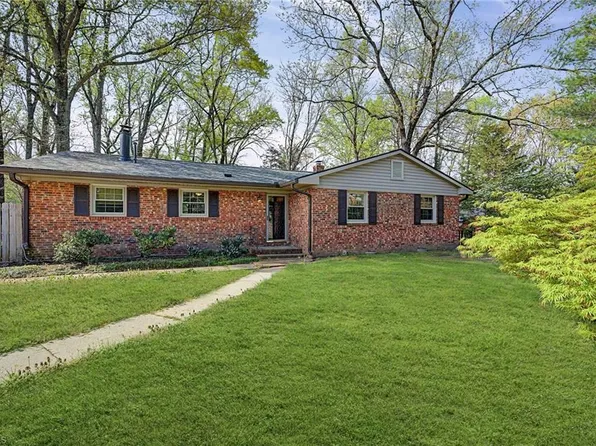 1205 Robin Hood Rd, High Point, NC 27262