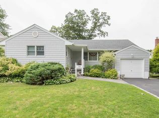 2458 Rutler St, Bellmore, NY 11710