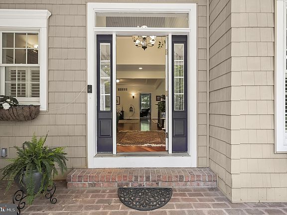 4th image of 2102 Jacobs Well Ct