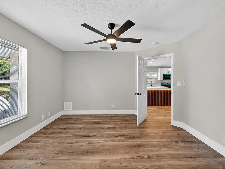 351 NW 8th Ave — Photo 18