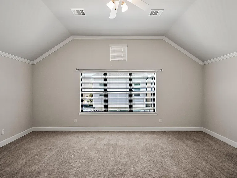 5328 Larkin St — Photo 11