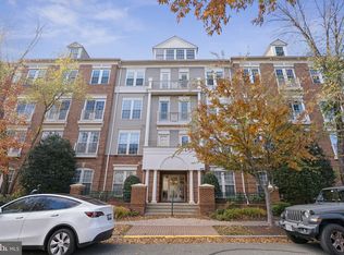 802 Grand Champion Dr APT 402, Rockville, MD 20850