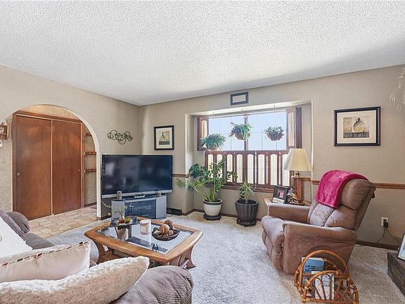 4th image of 200 SE Sherri Ln