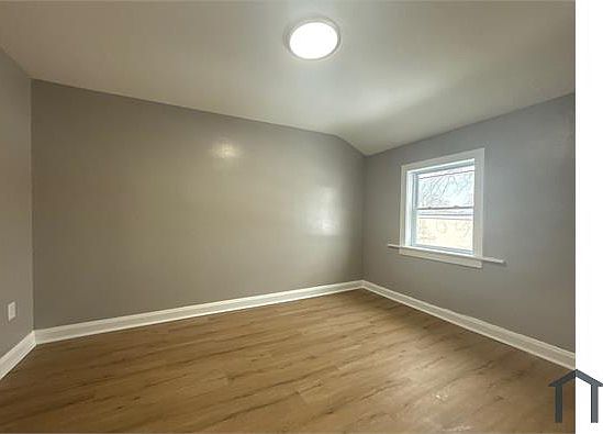 5th image of 7930 Kavanagh Rd