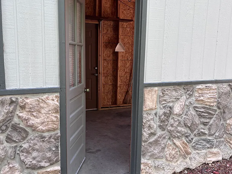 2600 Parklake Ct — Photo 16