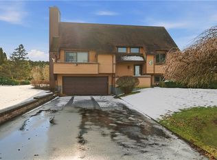 23 Indian Hill Cir, Middletown, RI 02842