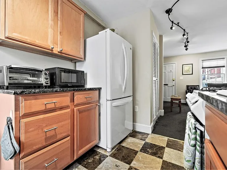 308 Millers Ct NE — Photo 11