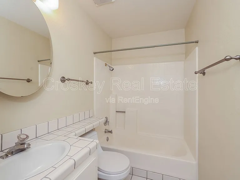 357 Hazelnut Ln — Photo 7