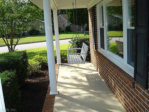 2nd image of 809 N Plantation Dr