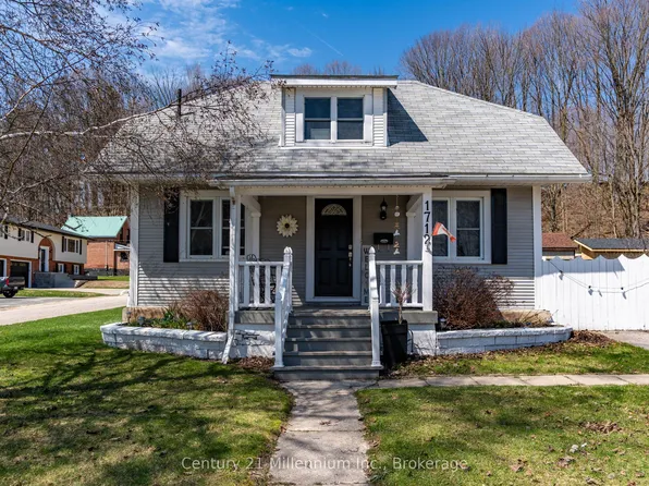 1712 5th Ave W, Owen Sound, ON N4K 5B8
