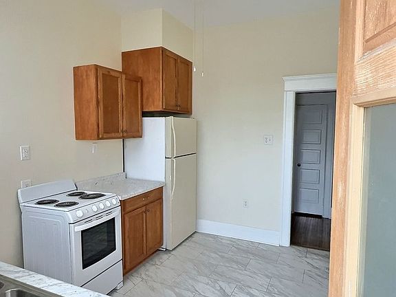 4th image of 517 W Washington Blvd #13
