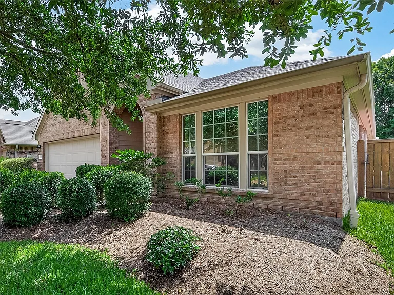 11518 Columbia Pines Ln — Photo 2