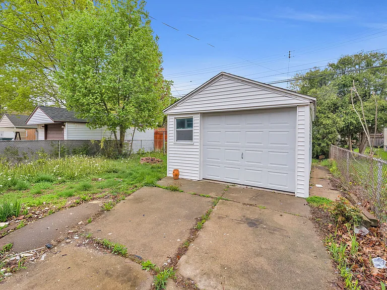3837 Katherine St — Photo 28