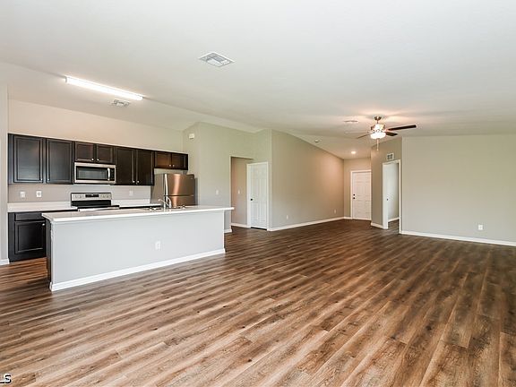 5th image of 3109 14th St SW