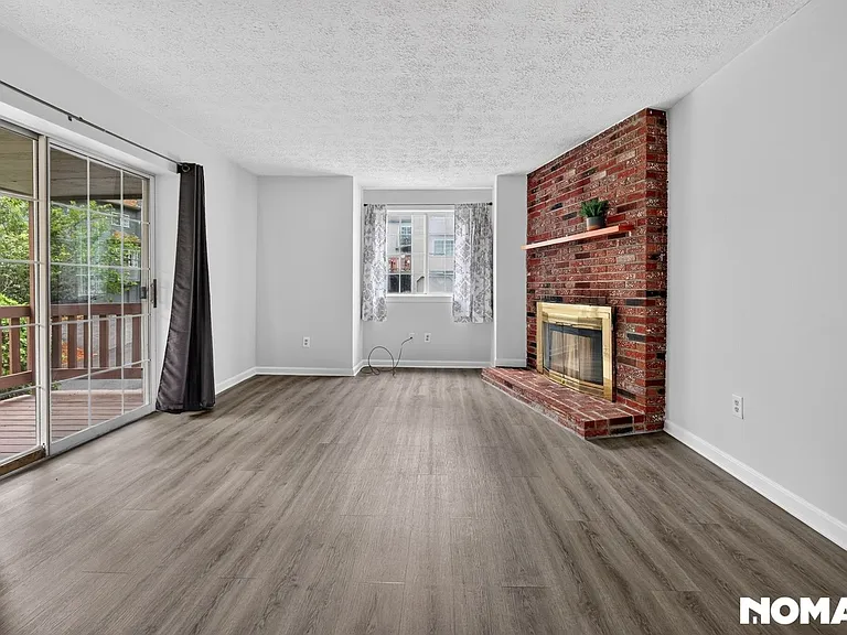 9 Voyagers Ln — Photo 16