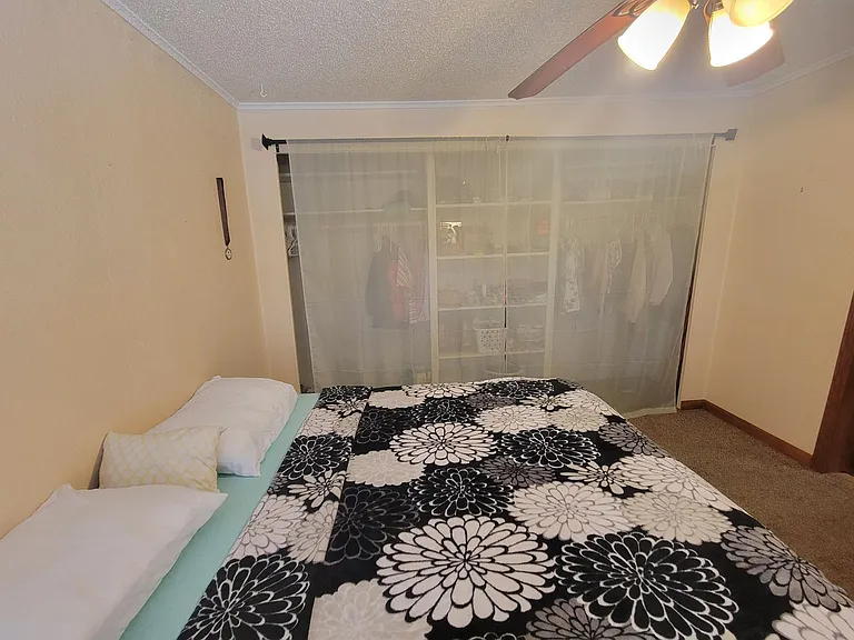230 E 4th St #2 — Photo 7