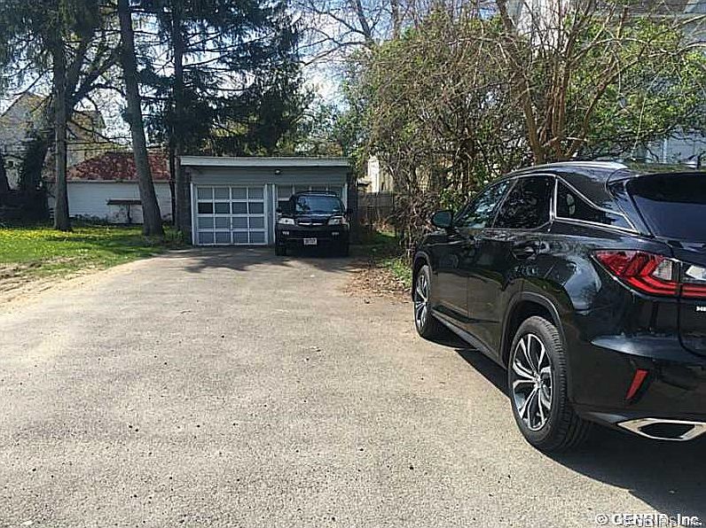 2nd image of 1092 Portland Ave