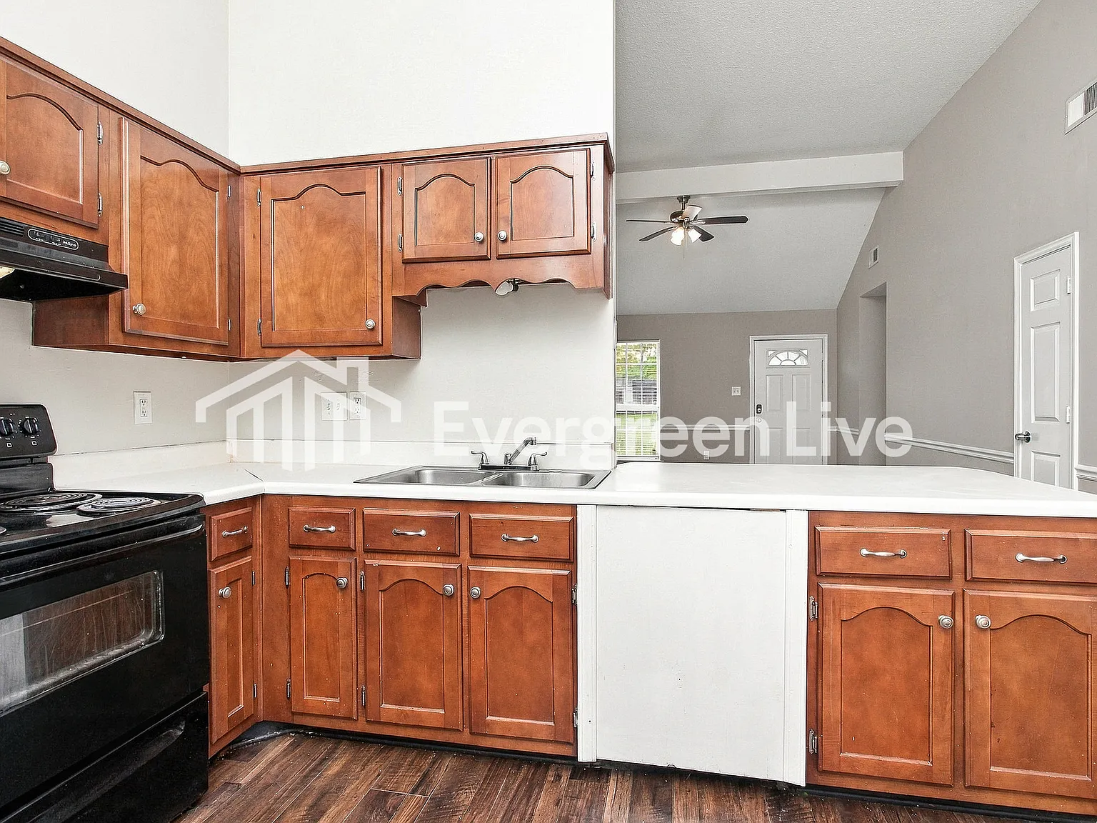 3 bed, 2.0 bath, 1476 sqft, $1,345 — Photo 3