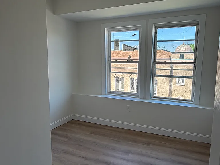 136 Winter St — Photo 5