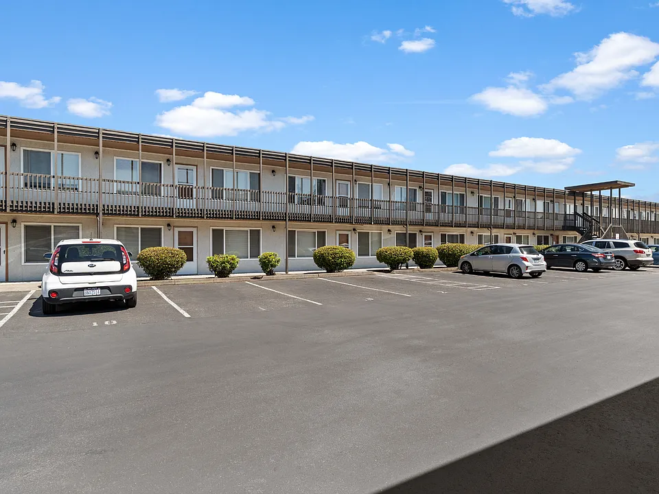 Palisades Apartments