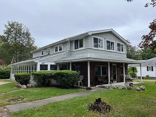 11 Oceanside Ave W Photo 1