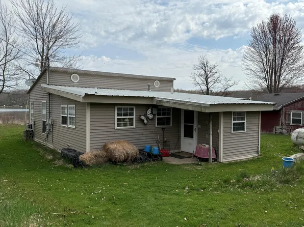 6963 Pike Rd, Delton, MI 49046