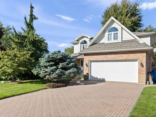 1620 Maple Ave, Lasalle, ON N9J 3L2