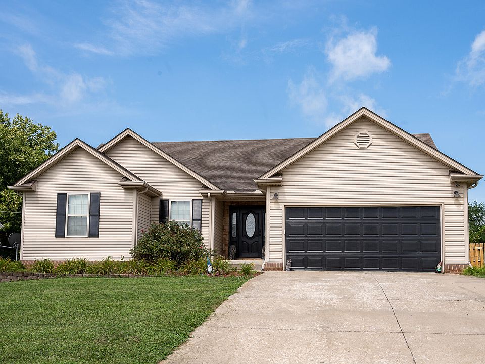 1st image of 433 Pinehurst Dr