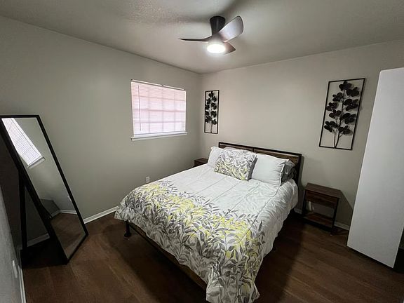3rd image of 9211 Darlina Dr