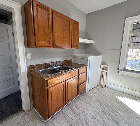 5th image of 305 N 3rd Ave #A