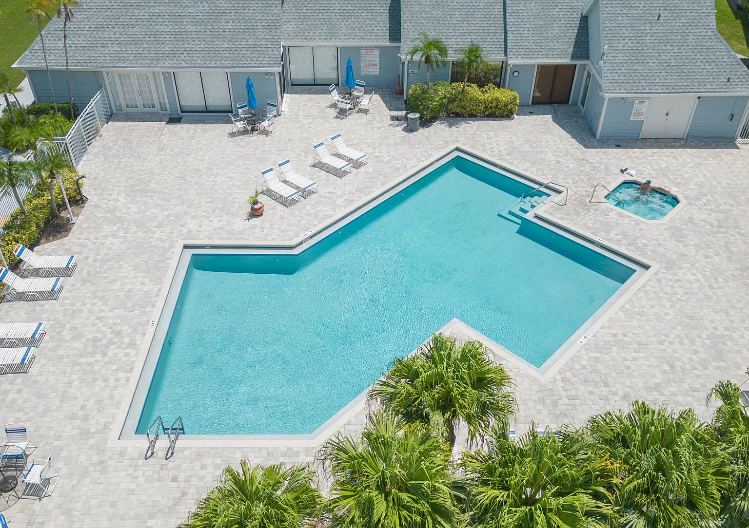 2 bed, 898 sqft, $1,900 — Photo 3