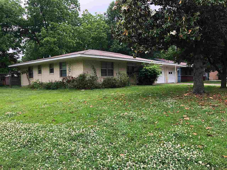 1st image of 440 Shady Oaks Ln