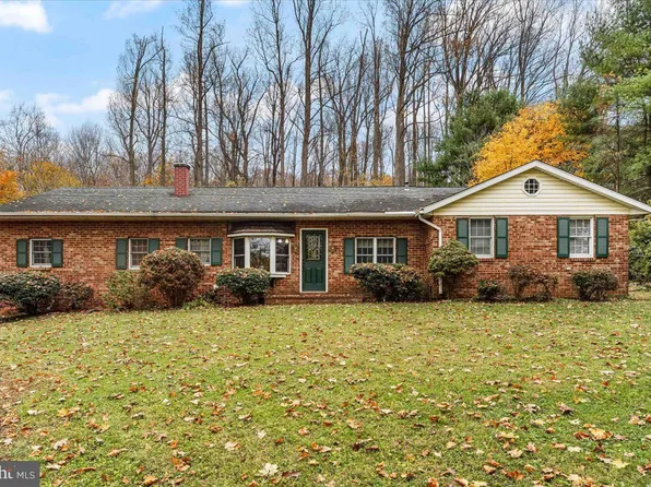 199 Park Ave, Elverson, PA 19520