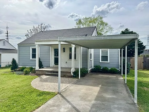 1906 Vanderbilt Cir SW Photo 1
