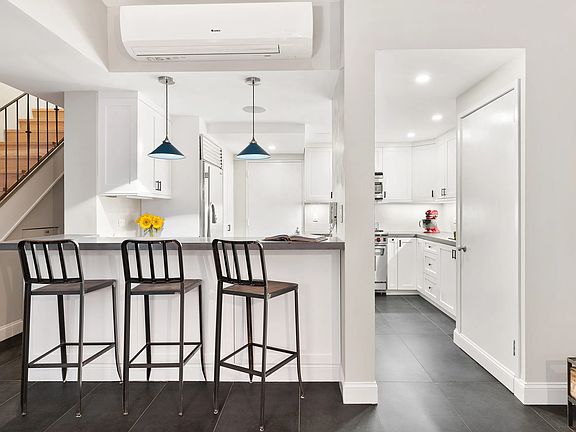 3rd image of 344 W 23rd St #1D